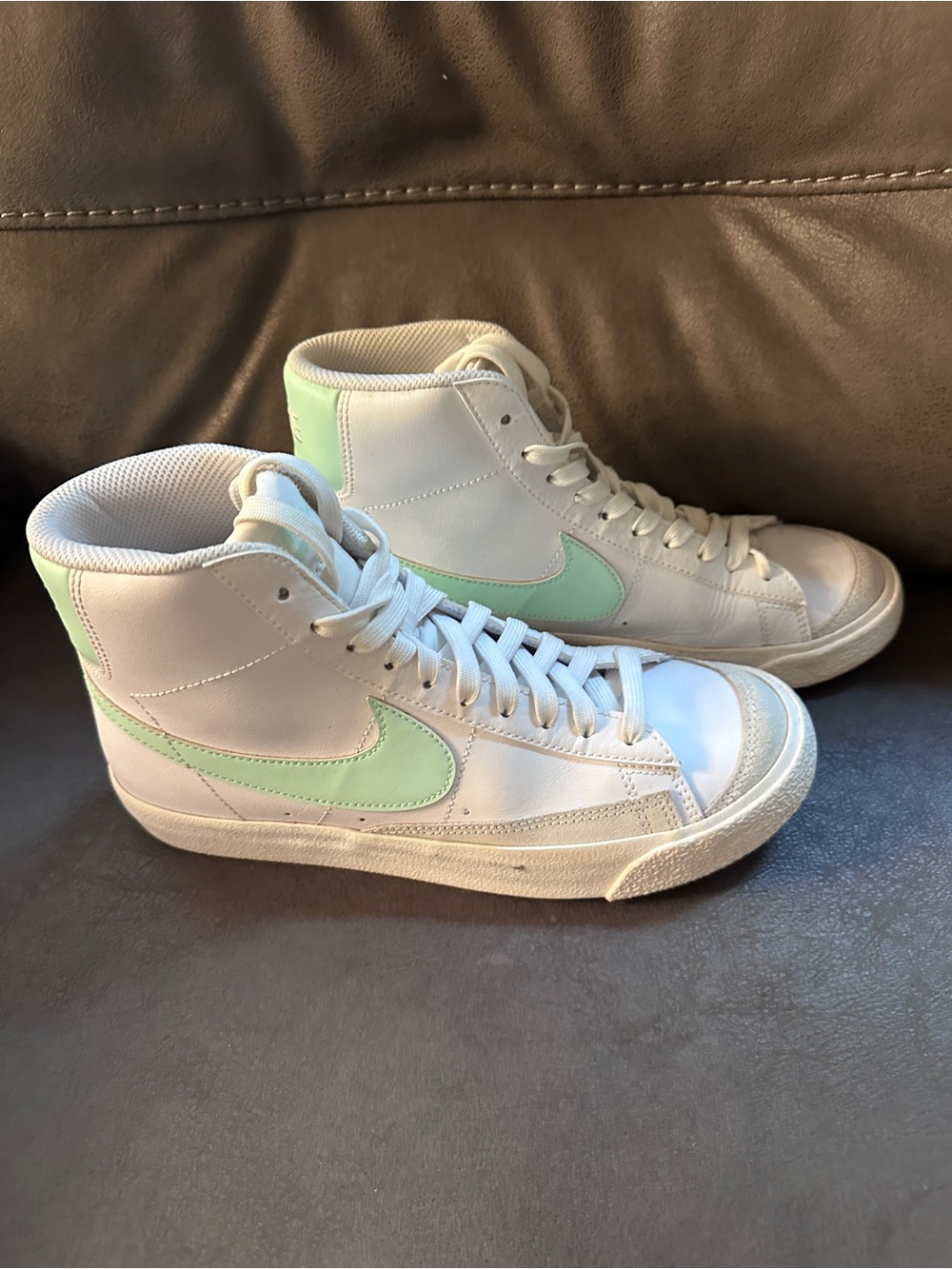 Nike Blazer Mid ‘77 White Mint Green Leather Sneakers Youth 6Y Women’s 7.5